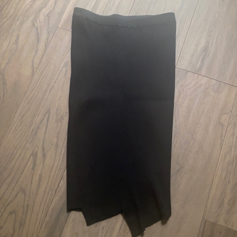 Black knit skirt
